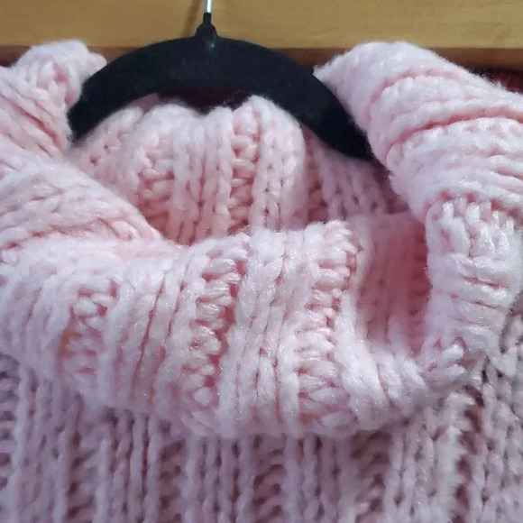 Cuddly soft pink crop sweater - Picture 4 of 8
